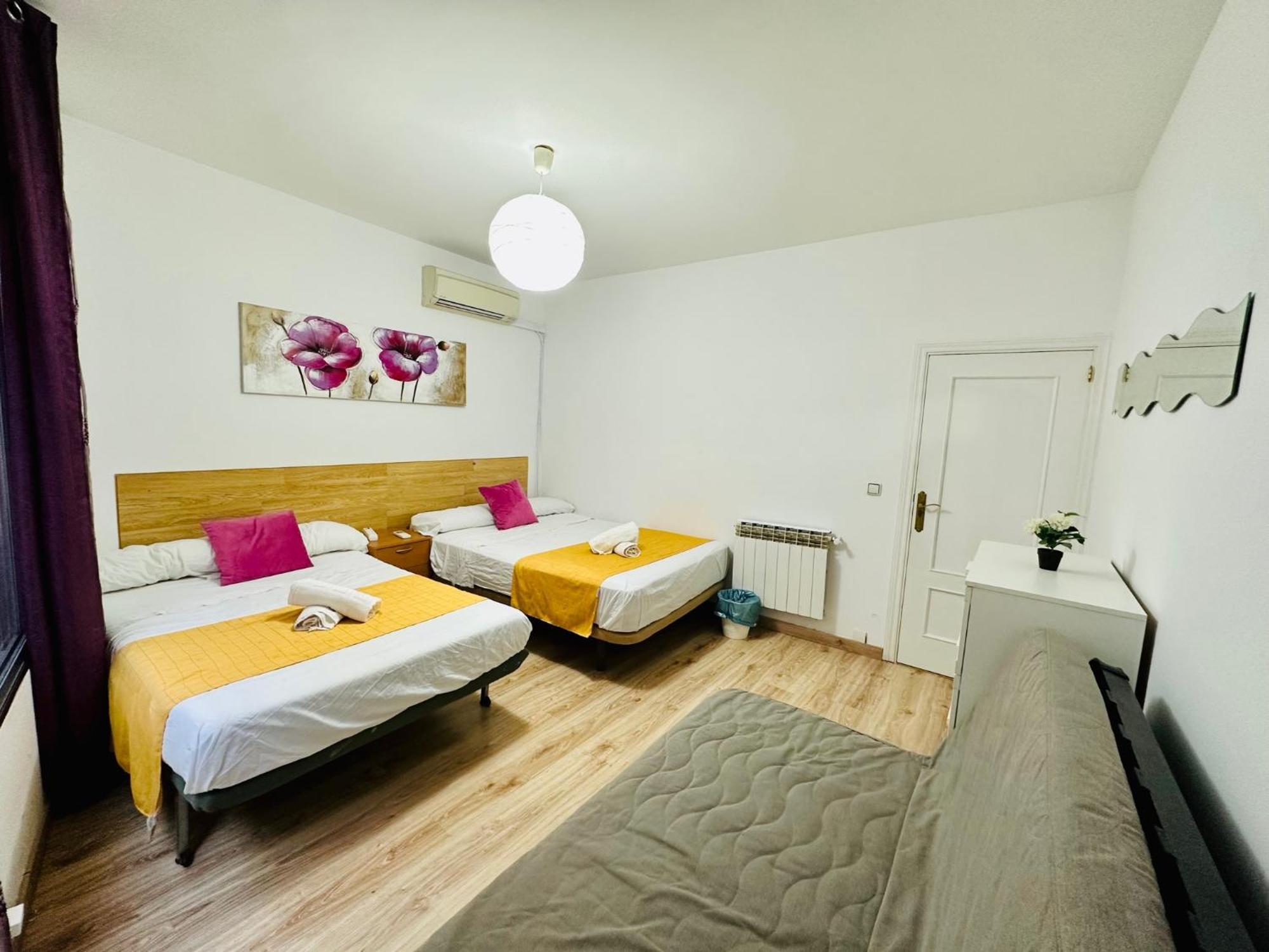 Punta Me Rooms In Madrid Downtown Екстериор снимка