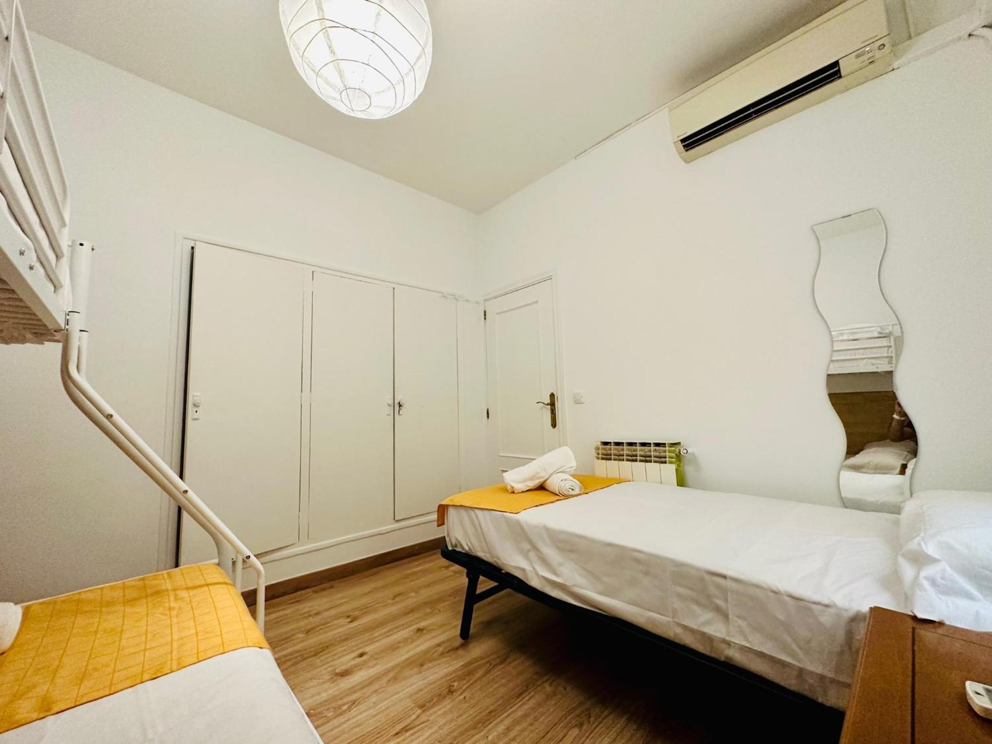 Punta Me Rooms In Madrid Downtown Екстериор снимка