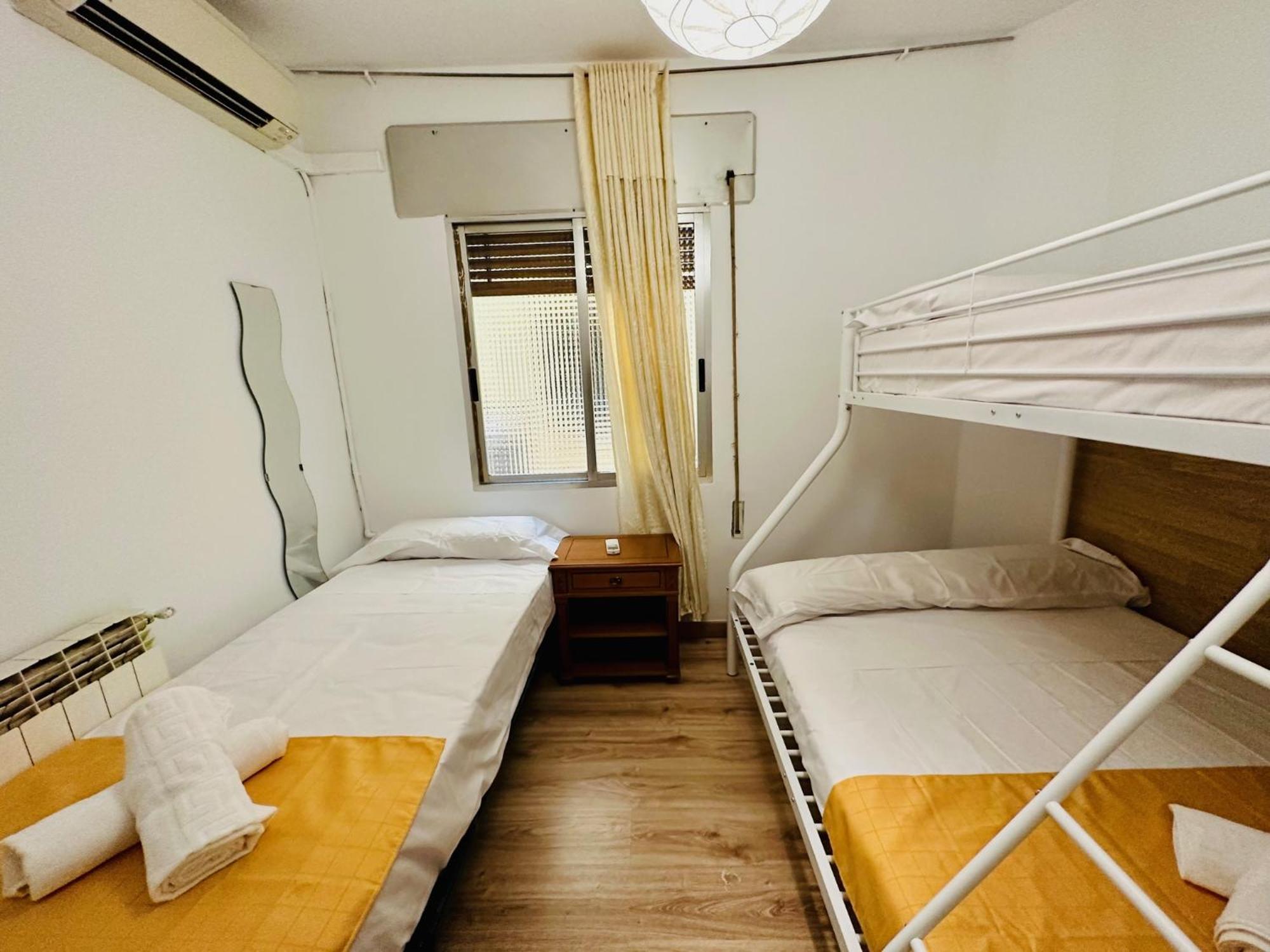 Punta Me Rooms In Madrid Downtown Екстериор снимка
