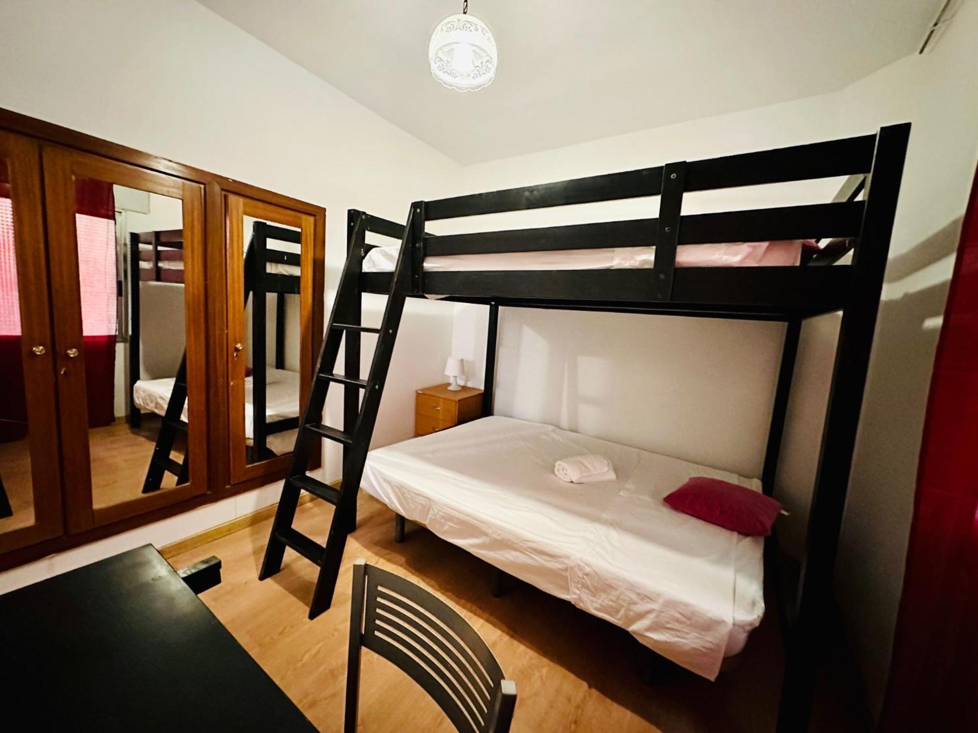 Punta Me Rooms In Madrid Downtown Екстериор снимка